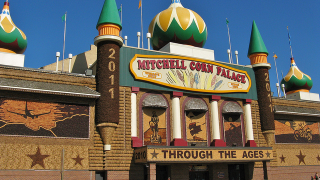 Illustration for article titled America's ten most awesome roadside attractions